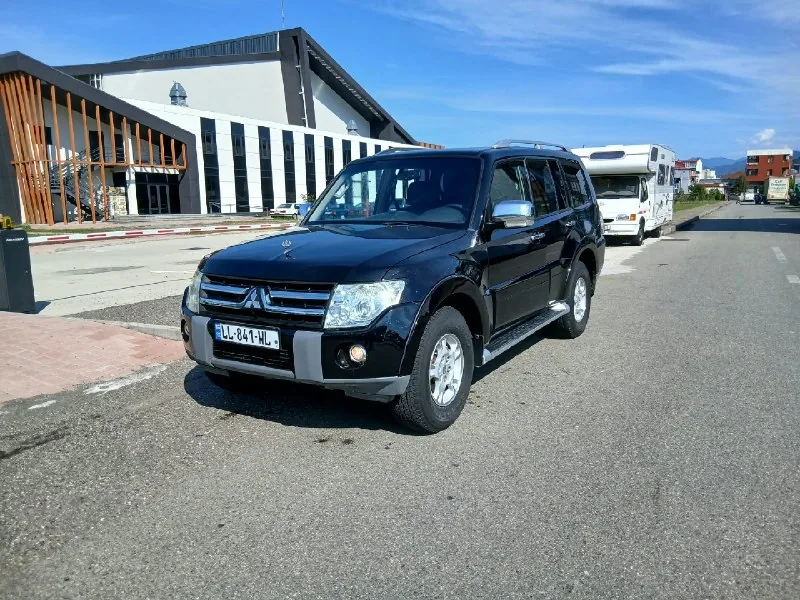Mitsubishi Pajero 4 Wagon 1