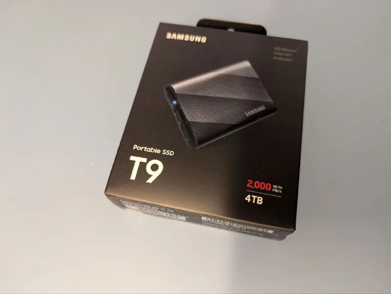 Samsung Portable SSD T9 4TB 1
