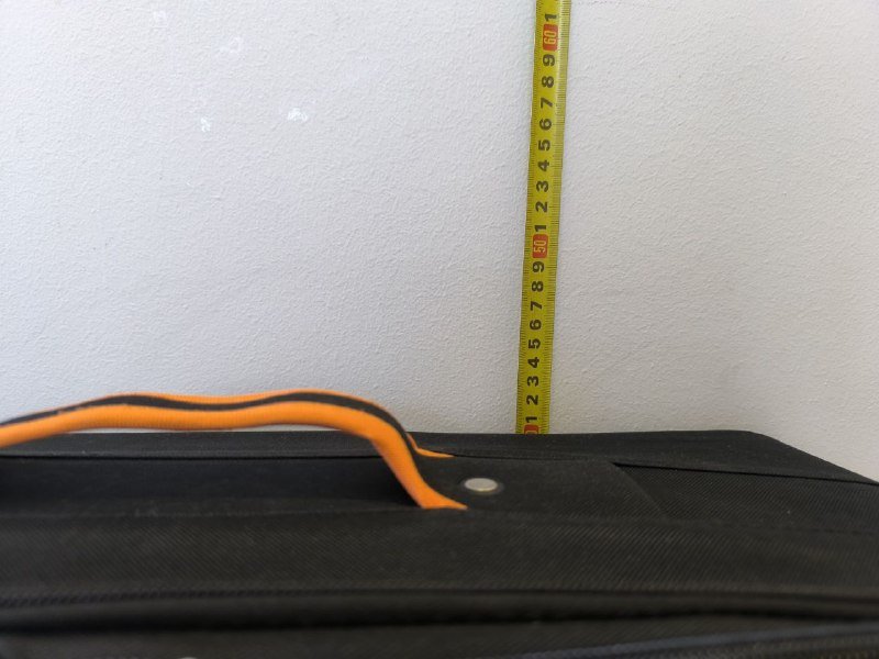 Чемодан размер M 4