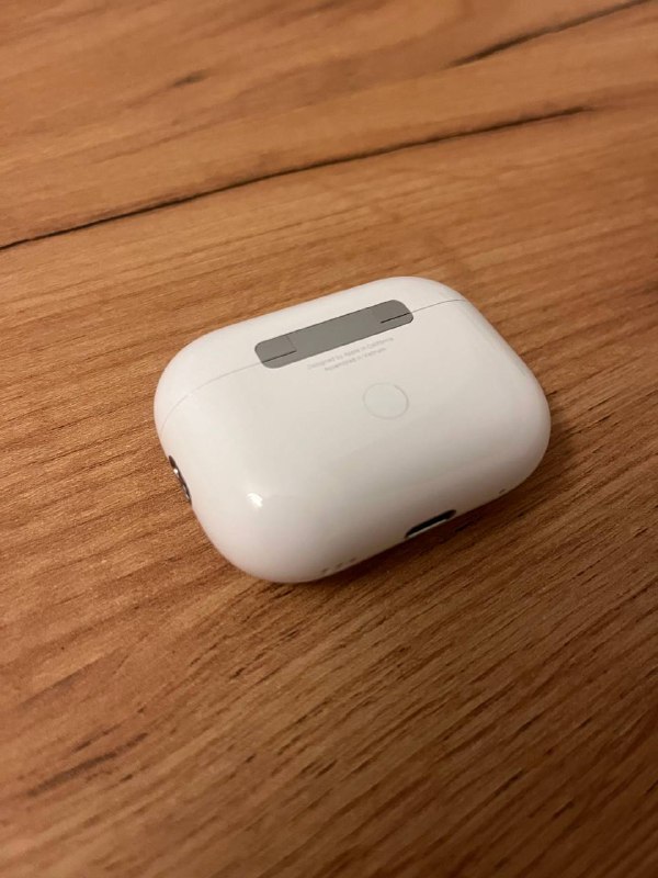Кейс от AirPods Pro 2 в идеальном состоянии 2