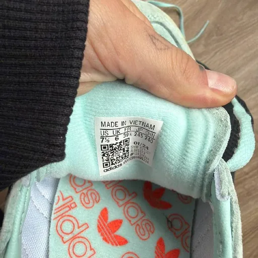 Новые кроссовки Adidas 39 1/3 размера