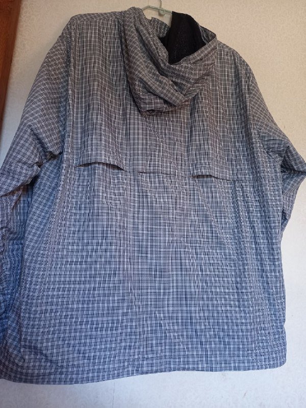 ветровка Carhartt, джинсы Lee, куртка Taifun, ботинки Skechers, кеды Vans 3