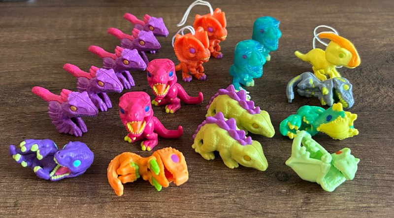 Динозавры из коллекции Kinder Joy Jurassic