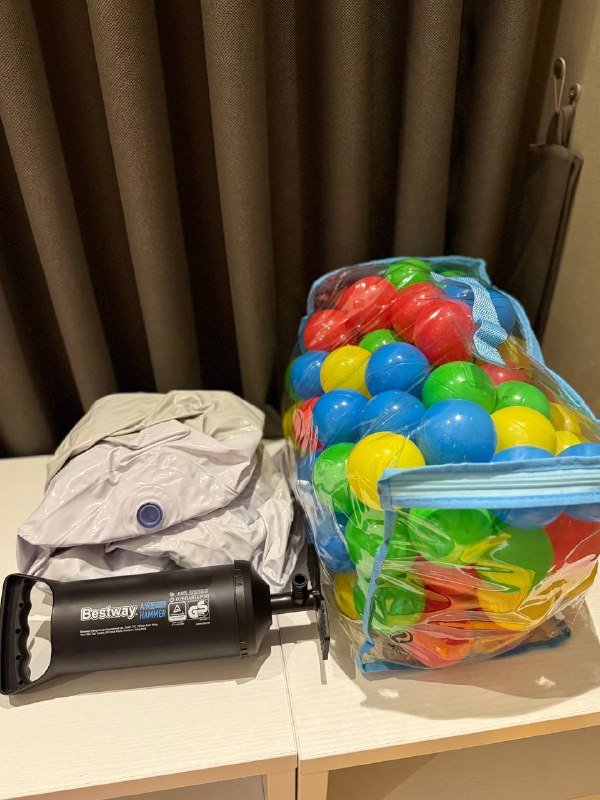 Детский надувной бассейн Bestway с шариками и насосом 4