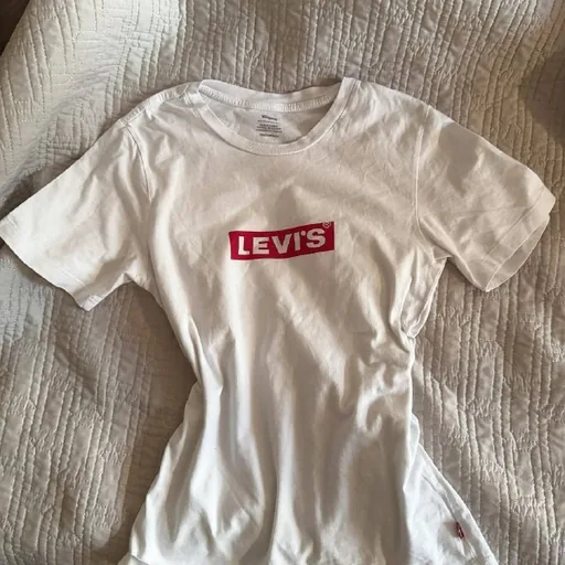 Футболка Levi's