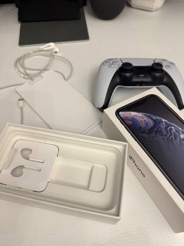 IPhone XR 64 ГБ в черном цвете 4