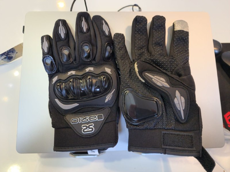 Gloves, Size M