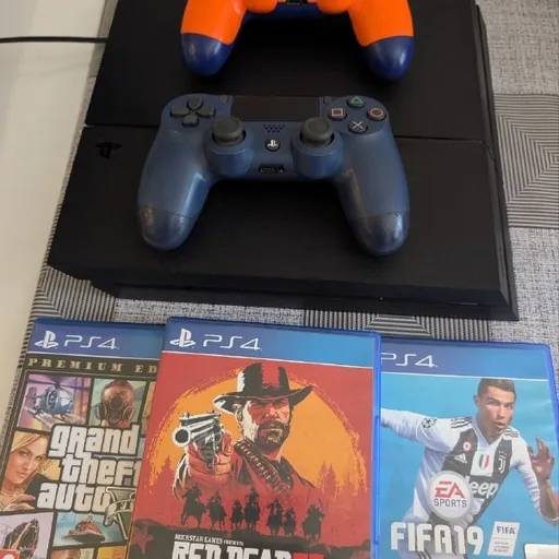 PS4, 2 джойстика, 3 игры
