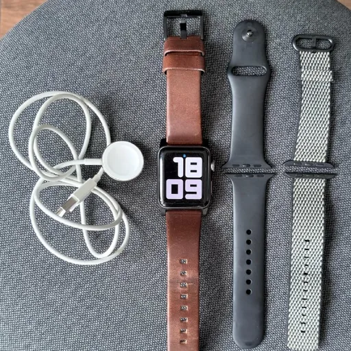 Apple Watch Series 3, 3 ремешка