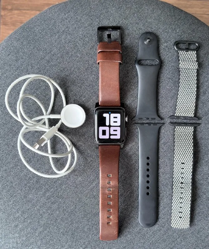 Apple Watch Series 3, 3 ремешка 1