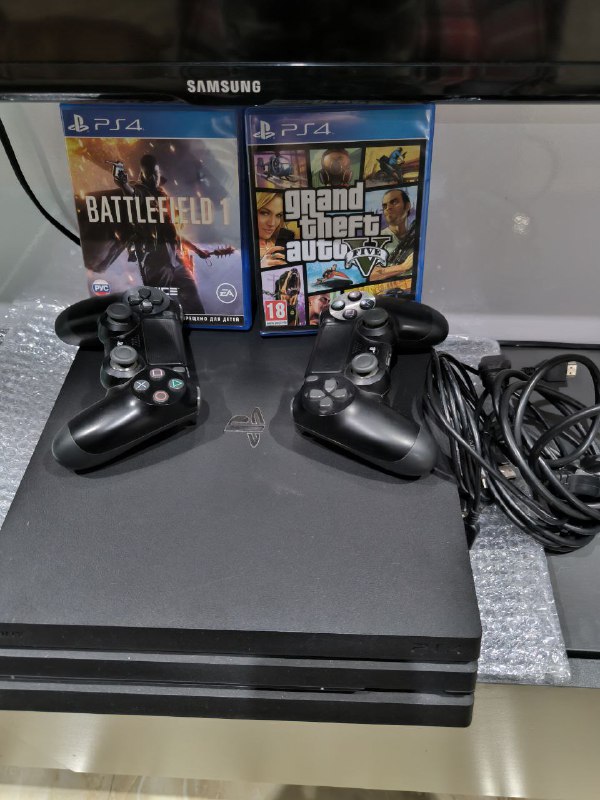 PlayStation 4 Pro 1ТБ, 2 геймпада, игры Battlefield 1, GTA 5