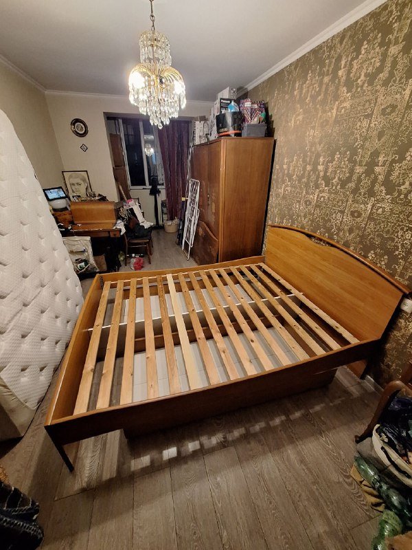 Кровать с двумя выдвижными ящиками