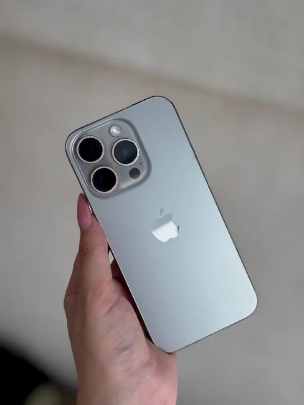 iPhone 15 Pro, iPhone 14 Pro, iPhone 12 Pro, MacBook Air M2, AirPods Pro 2
