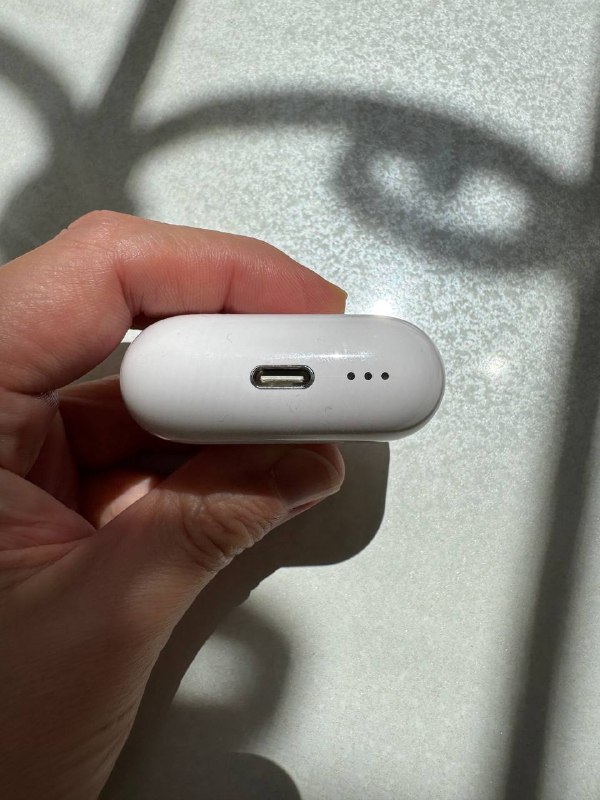 Кейс для AirPods 3 с беспроводной зарядкой MagSafe 4