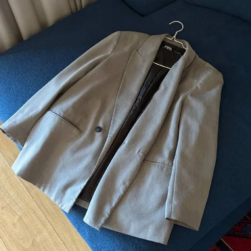 Серый пиджак Zara