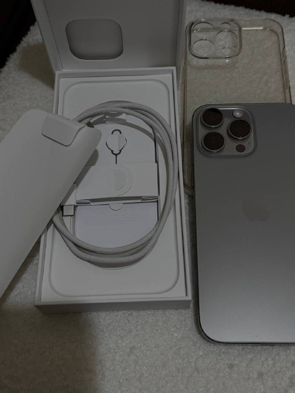 iPhone 16 Pro Max 256 GB Natural Titanium 4
