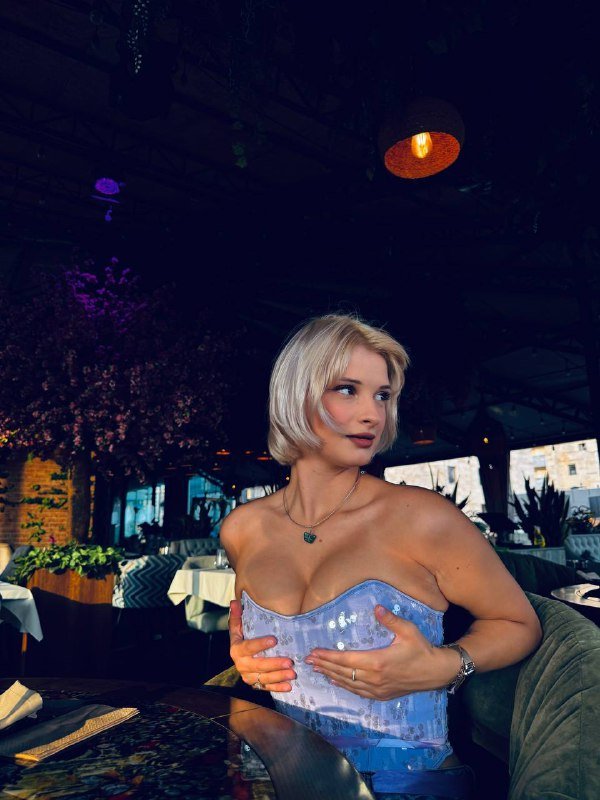 Корсет на шнуровке размер M новый