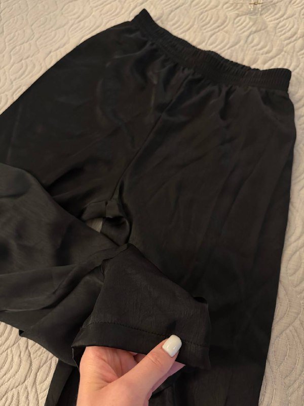 Черные и светлые молочные женские штаны 5