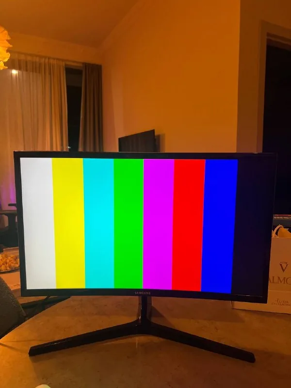 Изогнутый игровой монитор Samsung C24RG50FQI