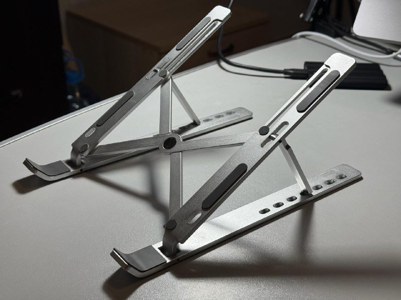 Металлическая подставка для ноутбука