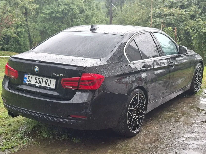 BMW 330i 1