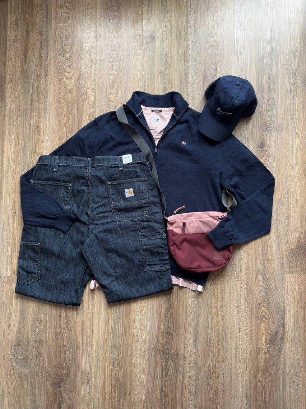 Футболка C.P. Company, Джемпер Napapijri, Джинсы Carhartt, Кепка Nike, Мессенджер Jack Wolfskin