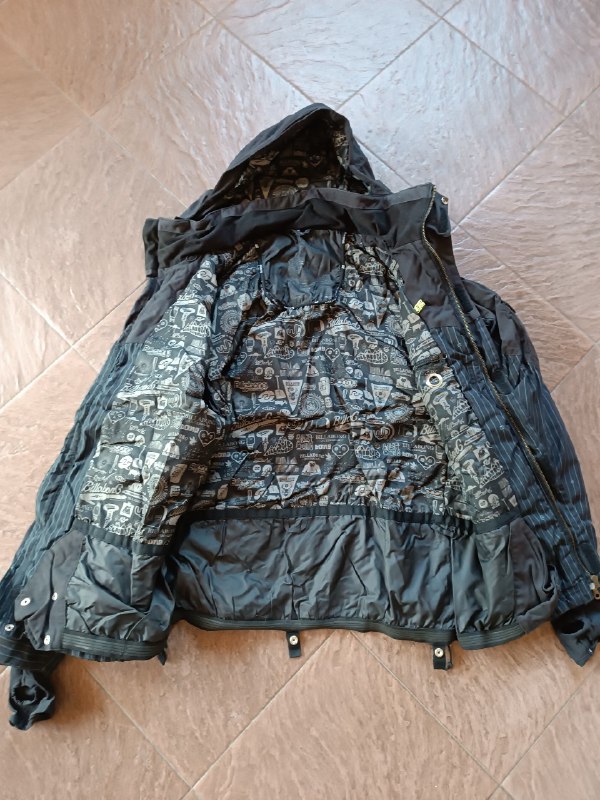 Горнолыжная куртка Billabong, куртка Mountain Warehouse, штаны Wedze 2