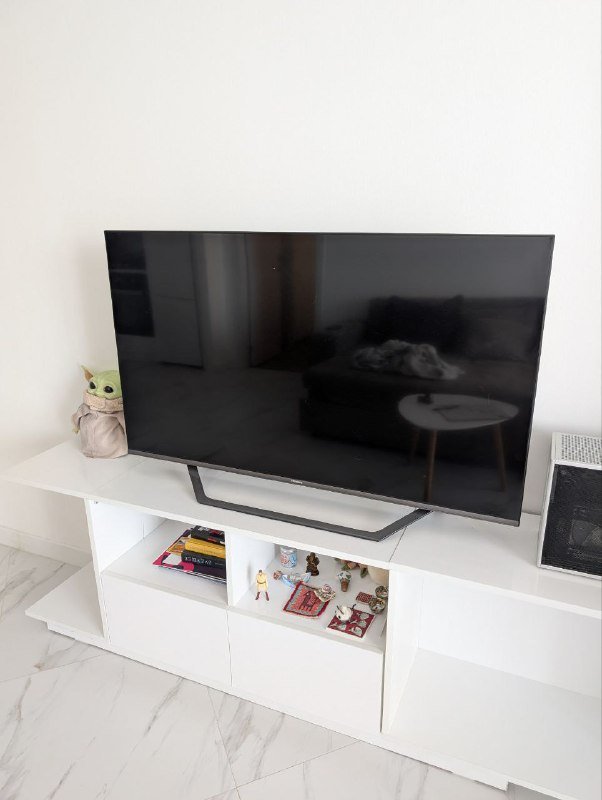 Стол, телевизор Hisense, компьютерный стол, стул, powerbank, мышь Xiaomi 2