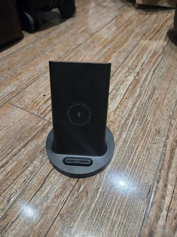 Xiaomi Mi 20W Wireless Charging Stand 1