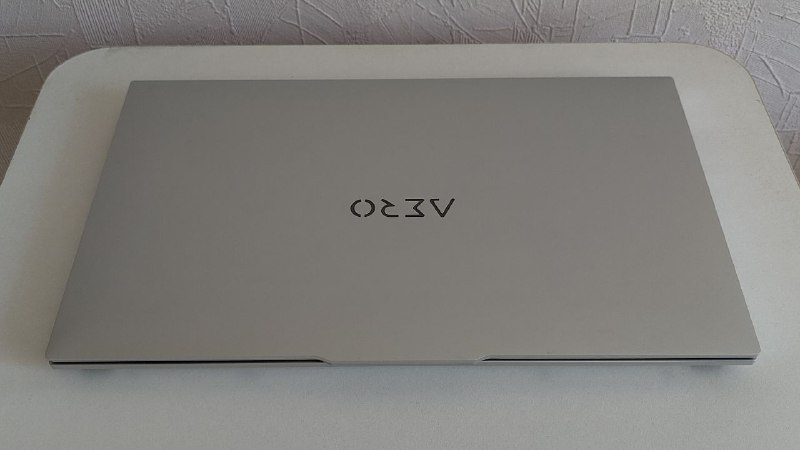 Ноутбук GIGABYTE AERO 17 XE5 без аккумулятора 7