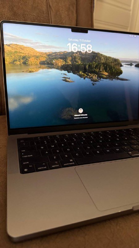 MacBook Pro M3 14-inch, 8GB RAM 3