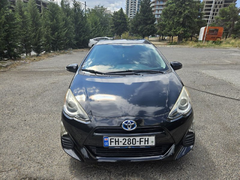 Toyota Prius C Hybrid 2016