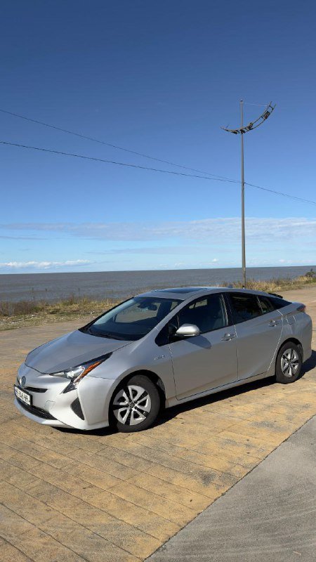 Toyota Prius 2017 года