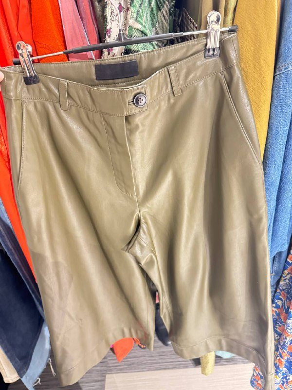 Жилет CAVALLINI, кожаные брюки, пиджак STEFANEL, розовый пиджак, сарафан JCREW, юбка Click, юбка DELORES, брюки, платье DOLCE&GABBANA, джинсы William Rast 2