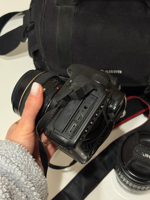 Зеркальный фотоаппарат Canon EOS 7D, 2 объектива, сумка, зарядка, пульт 3