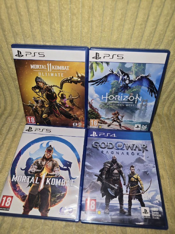 PlayStation 5, Mortal Kombat 11, gaming discs 2