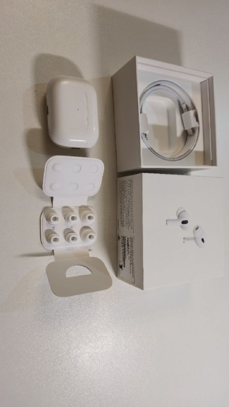 iPhone 13 Pro Max 256 GB, AirPods Pro Gen 2 10