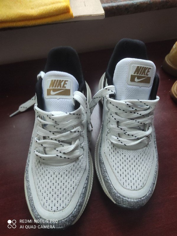 Женские новые кроссовки Nike размер 37