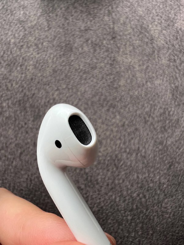 AirPods 2 оригинал, кейс и один наушник