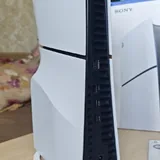 PlayStation 5 Slim, геймпад DualSense, игра Fifa 2023 3