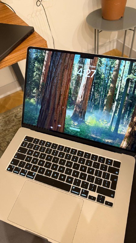 MacBook pro M2 18gb RAM 15 inch 2023 3