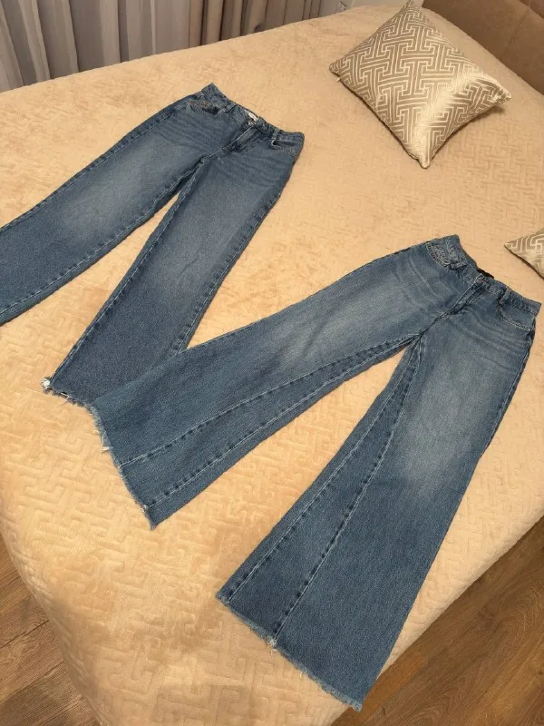 Zara-ს ჯინსები, სწორი და კლოში
