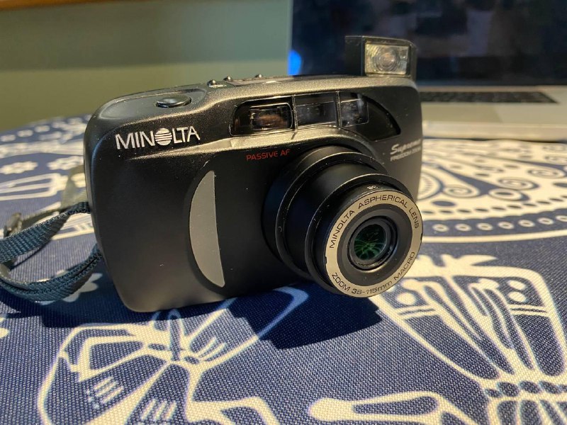 Пленочный фотоаппарат Minolta Supreme Freedom Zoom 4