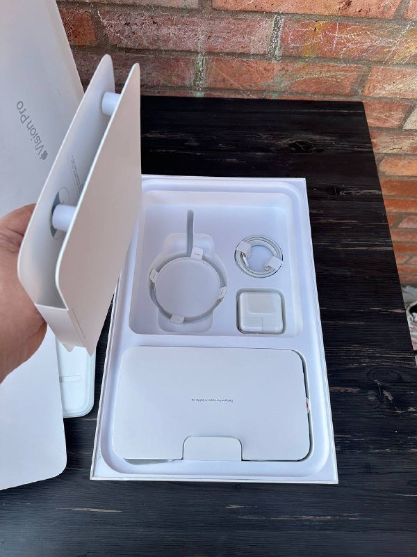 Apple Vision Pro M2 1TB полный комплект 7