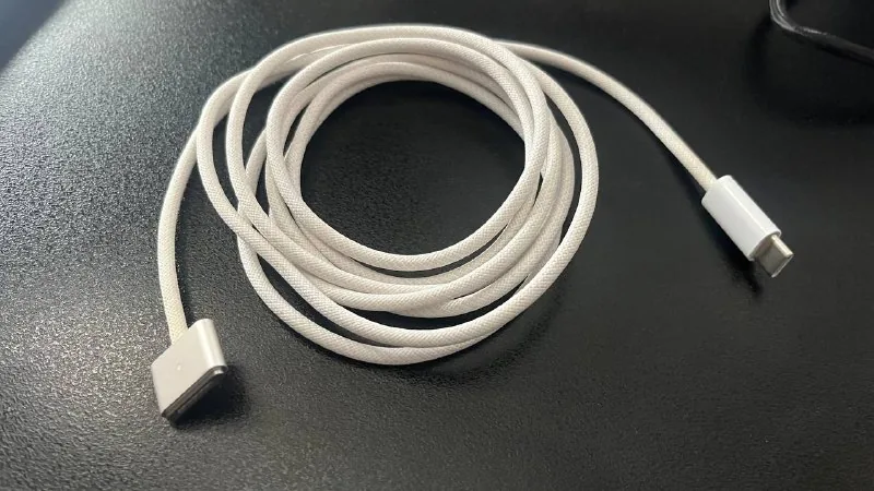 Apple USB-C MagSafe 3 кабель