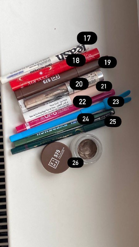 Декоративная косметика assorted items 4