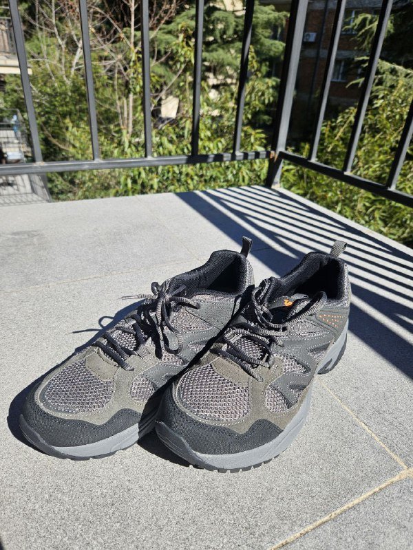 Новые кроссовки, размер 46