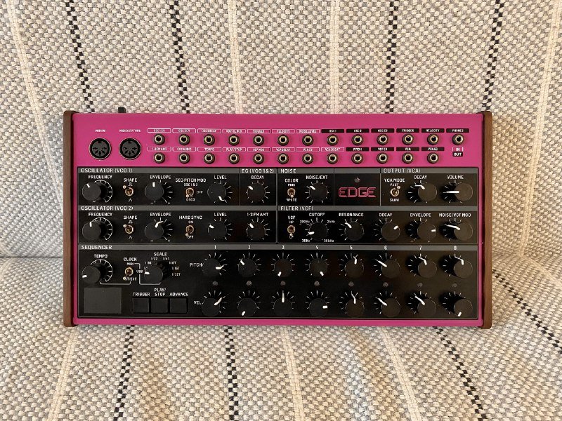 Синтезатор Behringer EDGE