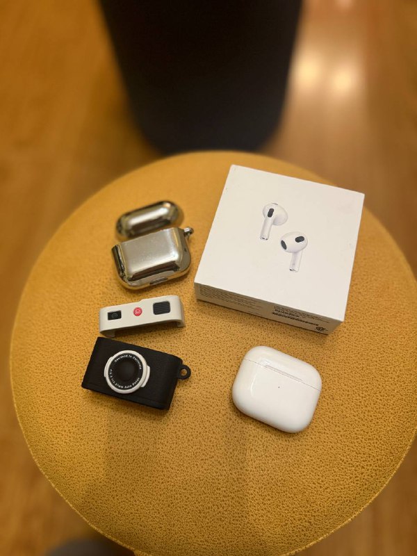 Apple AirPods 3 с зарядным футляром