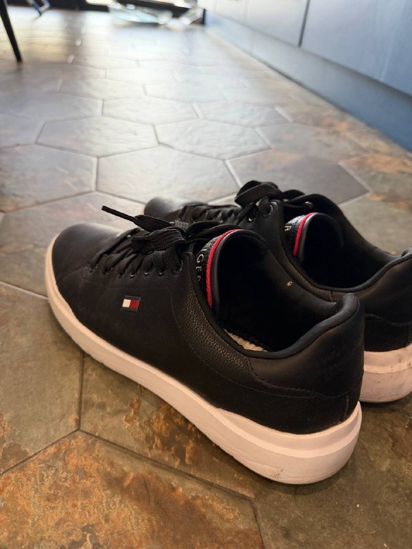 Кроссовки Tommy Hilfiger оригинал US 9 кожа